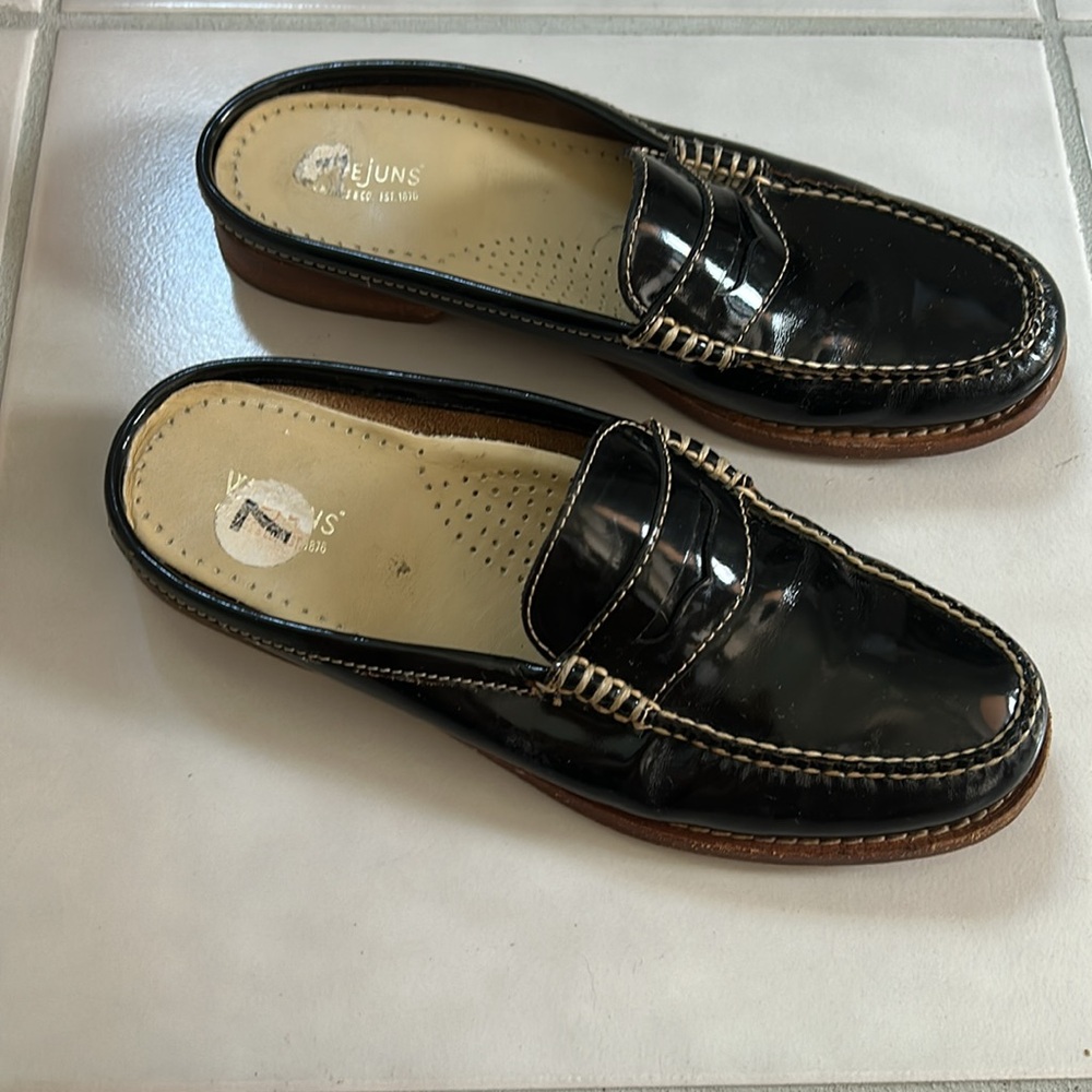 G.H. Bass & Co. women’s Weejuns leather sole Black patent Slip-Ons mules sz 7